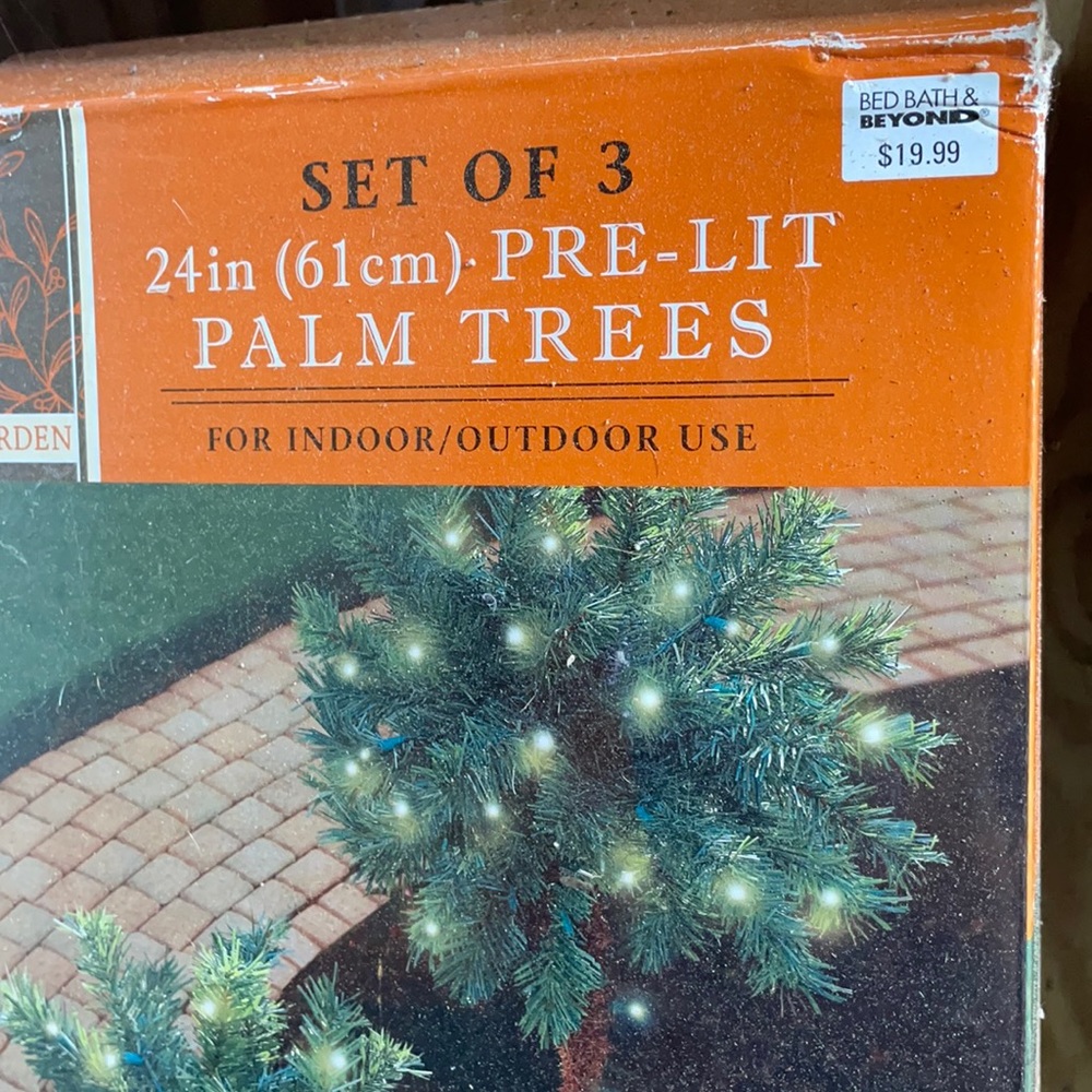 palm trees set of 3pcs i have 2 boxes